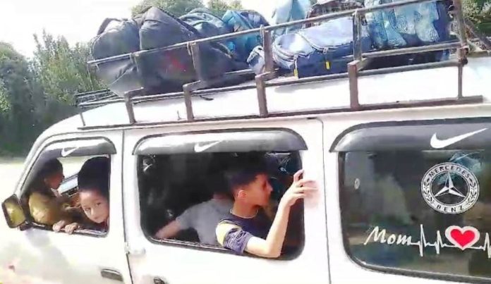 Overloaded Eco Vehicle with 19 children on board seized in Kishtwar