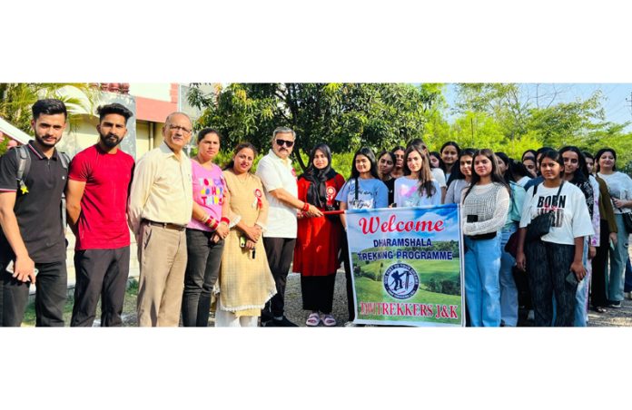 Trekkers being flagged off by chief guest Chairman Team Jammu Zorawar Singh Jamwal on Tuesday. Trekkers being flagged off by chief guest Chairman Team Jammu Zorawar Singh Jamwal on Tuesday.