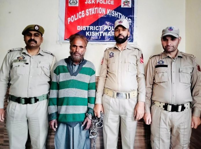 Kishtwar Police with murder accused arrested after 16 years of committing the crime. -Excelsior/Tilak Raj Kishtwar Police with murder accused arrested after 16 years of committing the crime. -Excelsior/Tilak Raj