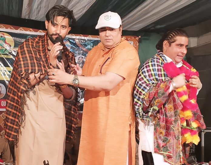 BJP leader Braham Jyot with Qawwals at Rehari.