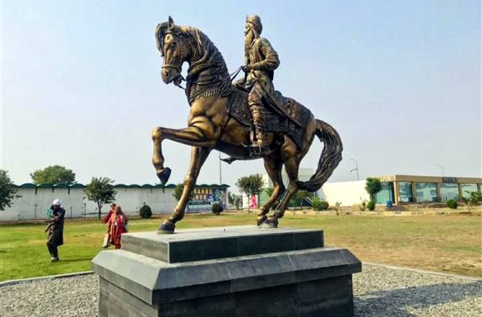 Restored statue of Maharaja Ranjit Singh unveiled at Pakistan's Kartarpur Sahib