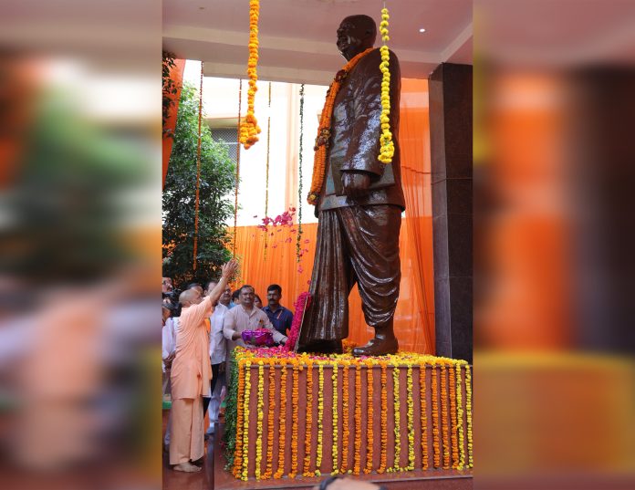 Shyama Prasad Mookerjee's life was dedicated to India's unity: Adityanath on his death anniversary Shyama Prasad Mookerjee's life was dedicated to India's unity: Adityanath on his death anniversary