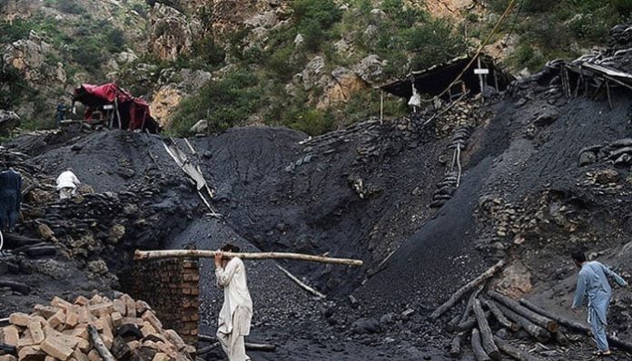11 killed in Pakistan coal mine gas leak