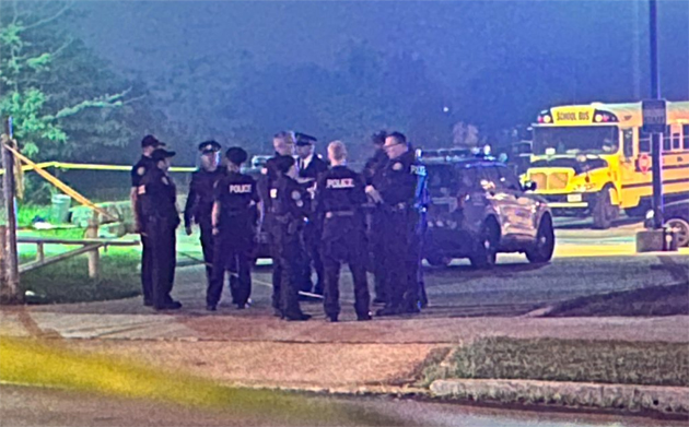 2 New York officers and a suspect shot and wounded during a pursuit, officials say 2 New York officers and a suspect shot and wounded during a pursuit, officials say