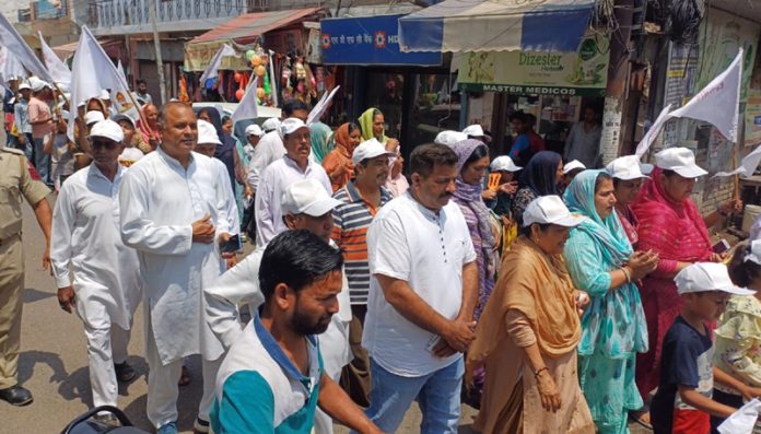 Devotees taking out Shobha Yatra of Sant Kabir in RS Pura, Jammu. Devotees taking out Shobha Yatra of Sant Kabir in RS Pura, Jammu.