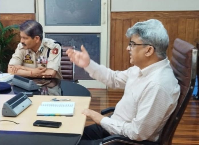 Chief Secretary Atal Duloo chairing a meeting. Chief Secretary Atal Duloo chairing a meeting.