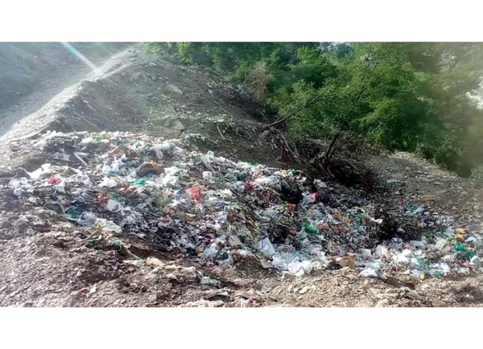 Garbage accumulation in Thannamandi. Garbage accumulation in Thannamandi.