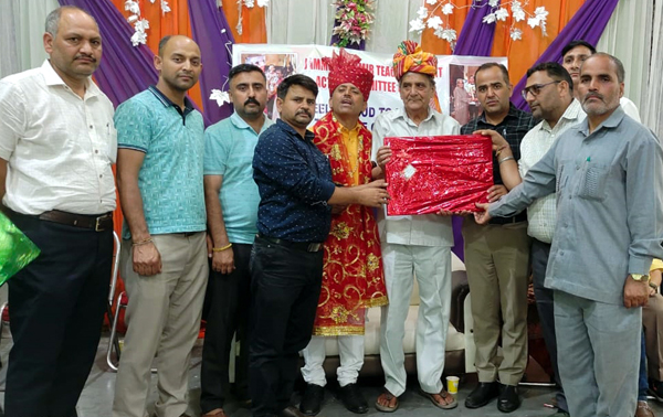 Padma Shree Shiv Nirmohi and Ramalo Ram being honoured by JKTJAC at Udhampur. Padma Shree Shiv Nirmohi and Ramalo Ram being honoured by JKTJAC at Udhampur.