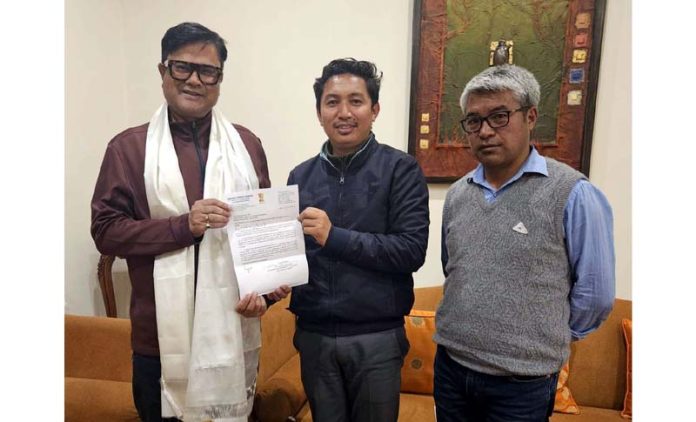 Ex-MP JTN meeting with Education Secy GoI.