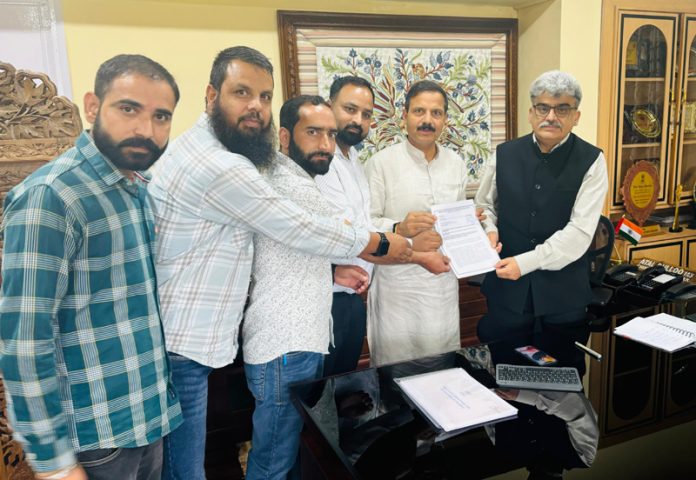 Balwant Singh Mankotia and NYC employees submitting memorandum to Chief Secretary Atal Dulloo. Balwant Singh Mankotia and NYC employees submitting memorandum to Chief Secretary Atal Dulloo.