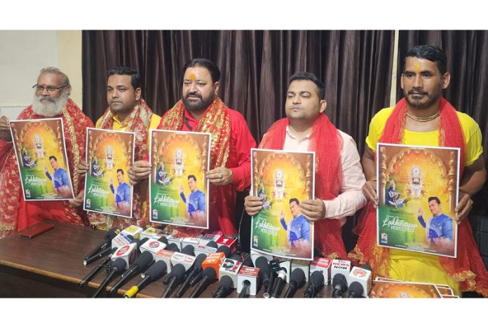 Mahant Rajesh Bittu and others releasing video album of devotional song. Mahant Rajesh Bittu and others releasing video album of devotional song.