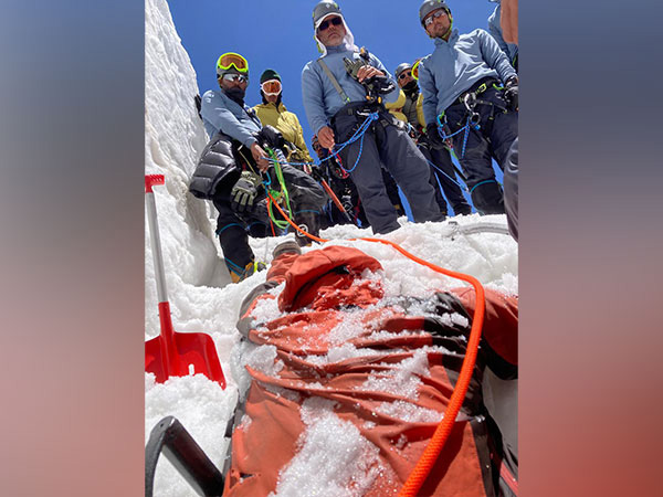 In A Special Mission, Army Mountain Warfare School Personnel Recover Remains Of Fallen Comrades In A Special Mission, Army Mountain Warfare School Personnel Recover Remains Of Fallen Comrades