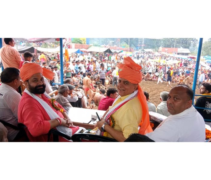 Col (retd) Mahan Singh, DDC Chairman Kathua along with other dignitaries during the Chhinj Mela at Hutt in Basohli tehsil on Monday. Col (retd) Mahan Singh, DDC Chairman Kathua along with other dignitaries during the Chhinj Mela at Hutt in Basohli tehsil on Monday.