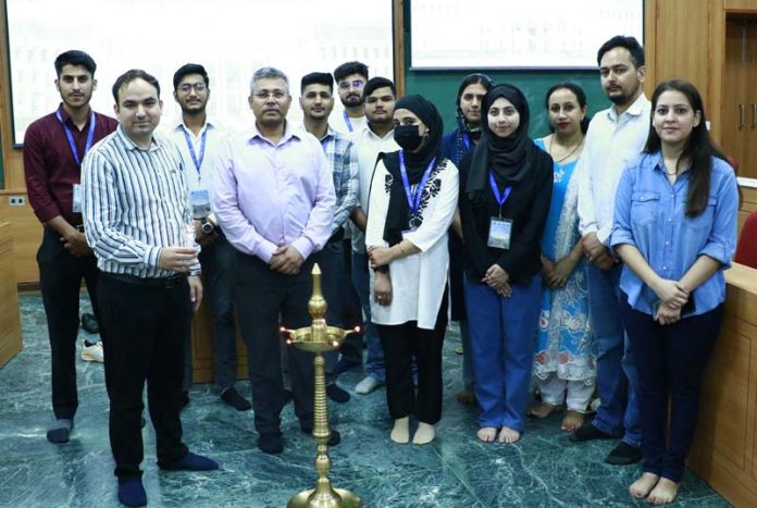 Ceremonial lamp being lighted during inaugural of 6th batch of Capacity Building Program at IIM Jammu. Ceremonial lamp being lighted during inaugural of 6th batch of Capacity Building Program at IIM Jammu.