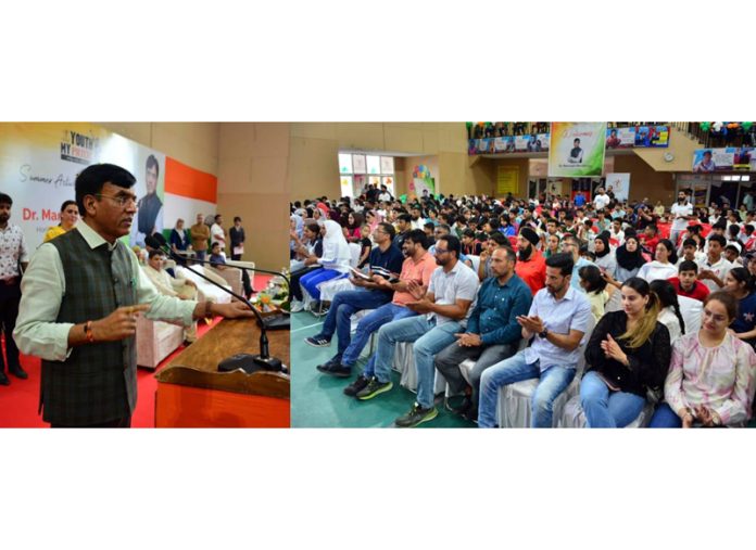Union Sports Minister Dr Mansukh Mandaviya interacts with sportspersons at Srinagar on Sunday.