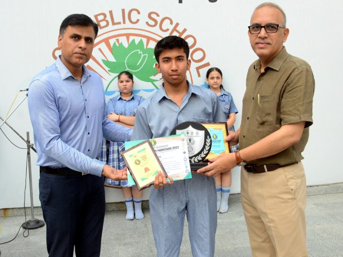 Naveen Gupta, a student of KCPS receiving certificates and trophy on completion of VVM Srijan Internship in Mohali, Chandigarh. Naveen Gupta, a student of KCPS receiving certificates and trophy on completion of VVM Srijan Internship in Mohali, Chandigarh.
