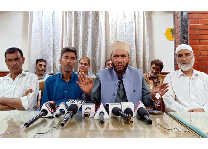Retired Waqf Board employees during a press conference in Srinagar on Tuesday. -Excelsior/Shakeel Retired Waqf Board employees during a press conference in Srinagar on Tuesday. -Excelsior/Shakeel