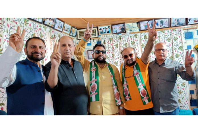 JDU, Party President G M Shaheen along with new entrants in Jammu on Tuesday.