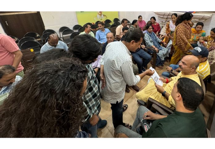 BJP vice president, Yudhvir Sethi listening public grievances at Jammu on Thursday. BJP vice president, Yudhvir Sethi listening public grievances at Jammu on Thursday.