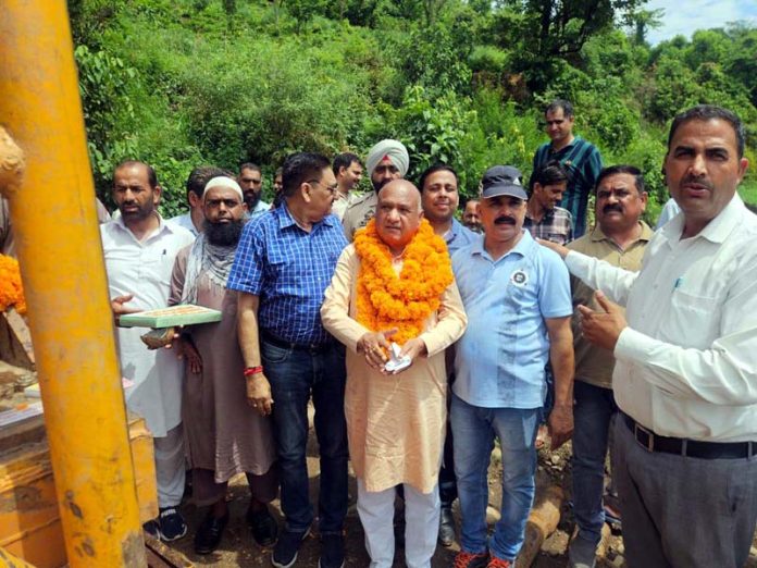 DDC Chairman Jammu, Bharat Bushan unveiling water supply scheme Dhar Dharochan on Wednesday.