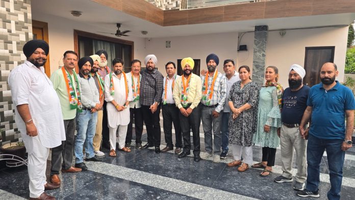 Cong Coordination Committee members with new entrants during a function in Jammu South. Cong Coordination Committee members with new entrants during a function in Jammu South.