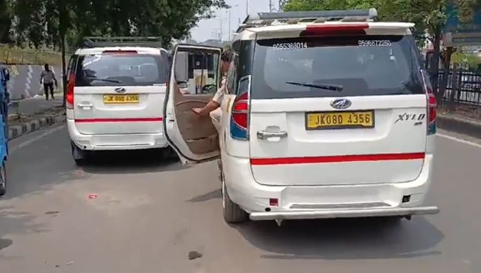 Two Cabs With Identical Registration Number Seized In Jammu Two Cabs With Identical Registration Number Seized In Jammu
