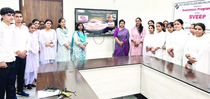 Students and college staff during workshop on BNS provisions. Students and college staff during workshop on BNS provisions.
