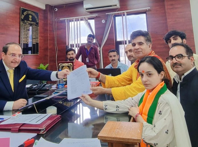 J&K Assembly Polls | Shagun Parihar Files Nomination From Kishtwar, Exudes Confidence Of Victory J&K Assembly Polls | Shagun Parihar Files Nomination From Kishtwar, Exudes Confidence Of Victory