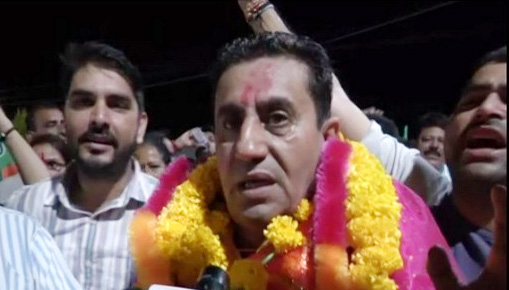 J&K Assembly Polls | BJP's Rajiv Jasrotia Receives Warm Welcome In Kathua Following His Candidature J&K Assembly Polls | BJP's Rajiv Jasrotia Receives Warm Welcome In Kathua Following His Candidature