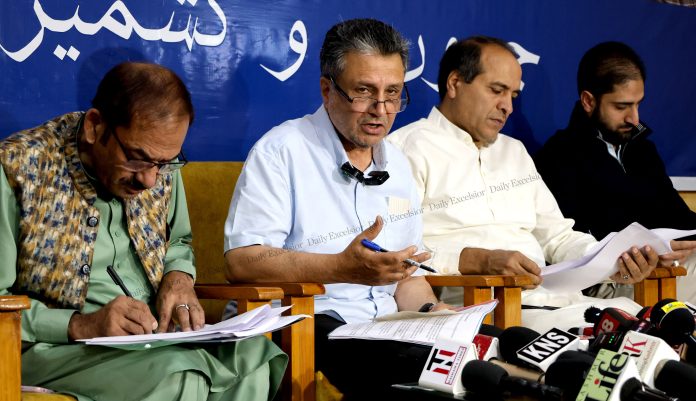 J&K Assembly Polls | Apni Party Releases Manifesto, Promises To Work For Restoration Of Statehood J&K Assembly Polls | Apni Party Releases Manifesto, Promises To Work For Restoration Of Statehood