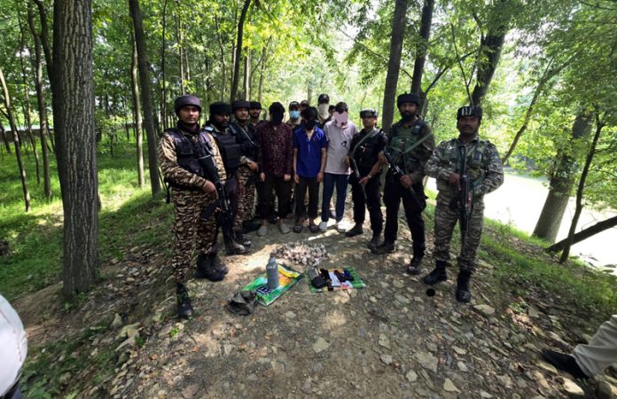 Apprehended terrorists in Anantnag. —Excelsior/Sajad Dar Apprehended terrorists in Anantnag. —Excelsior/Sajad Dar