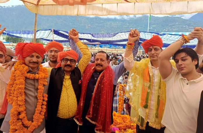 Union Minister Dr Jitendra Singh with BJP candidates Gajay Singh and Shakti Parihar in Doda on Tuesday. -Excelsior/Tilak Raj