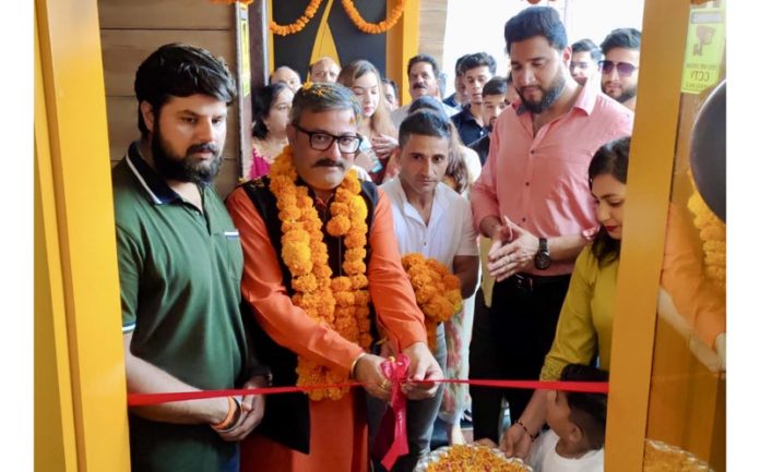 Zorawar Singh Jamwal, Chairman Team Jammu inaugurating R G Fitness Gym and Spa in Rehari Colony on Wednesday. Zorawar Singh Jamwal, Chairman Team Jammu inaugurating R G Fitness Gym and Spa in Rehari Colony on Wednesday.
