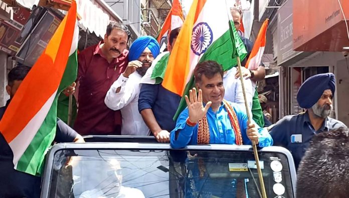 Ravinder Raina, along with other BJP leaders during the Tiranga Yatra in Poonch on Tuesday.