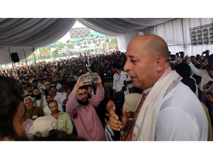 GM Shaheen addressing a public meeting in Srinagar.