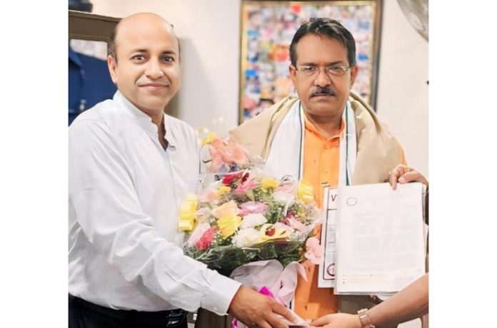 FTII president, Sanjay Bansal during meeting with Union MoS, Harsh Malhotra. FTII president, Sanjay Bansal during meeting with Union MoS, Harsh Malhotra.
