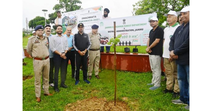 Div Com Jammu inaugurating Swachhata Pakhwada and ‘Ek Ped Shaheedon Ke Naam’ plantation drive. Div Com Jammu inaugurating Swachhata Pakhwada and ‘Ek Ped Shaheedon Ke Naam’ plantation drive.