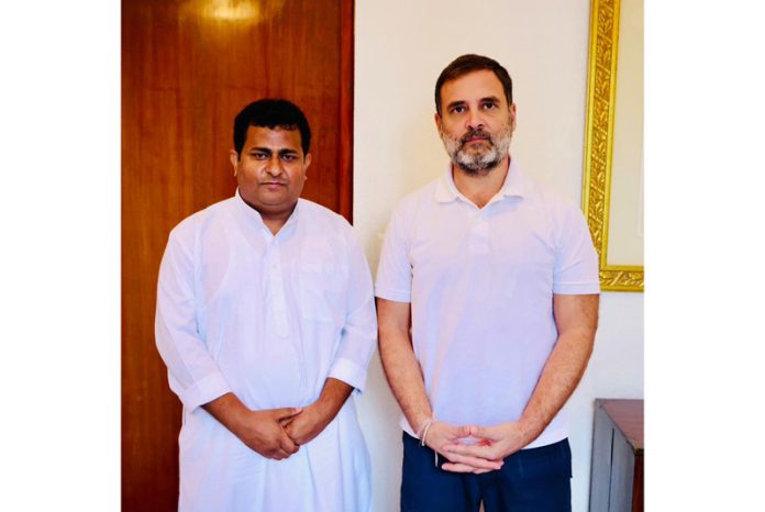 JKPCC gen secy, Iftkhar Ahmed during meeting with AICC vice president, Rahul Gandhi in New Delhi.