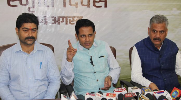BJP national spokesperson along with party's UT leaders addressing a press conference at Jammu on Friday. -Excelsior/Rakesh BJP national spokesperson along with party's UT leaders addressing a press conference at Jammu on Friday. -Excelsior/Rakesh