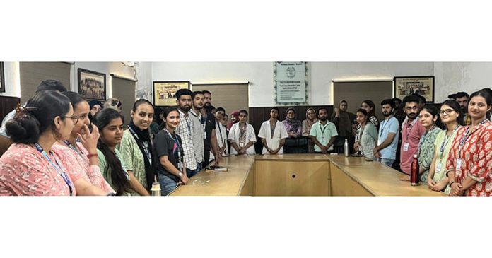 Students and staff of JIAR during Breastfeeding Week programme. Students and staff of JIAR during Breastfeeding Week programme.