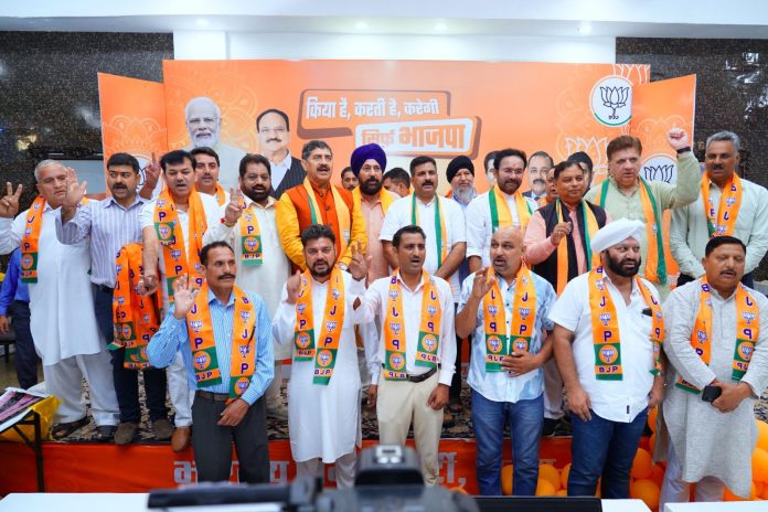 J&K Cong Leader’s Brother, Several Others Join BJP In Jammu J&K Cong Leader’s Brother, Several Others Join BJP In Jammu