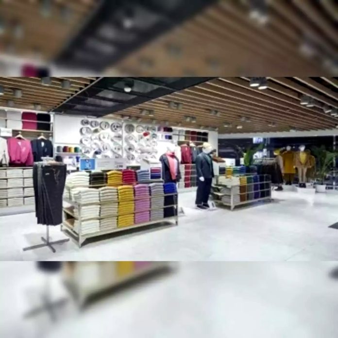 Organised apparel retailers to clock 8-20 pc revenue growth in FY25: ReportOrganised apparel retailers to clock 8-20 pc revenue growth in FY25: Report Organised apparel retailers to clock 8-20 pc revenue growth in FY25: Report