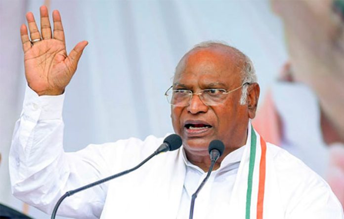 BJP leaders raising divisive slogans to polarise society, people shouldn't fall for it: Kharge BJP leaders raising divisive slogans to polarise society, people shouldn't fall for it: Kharge