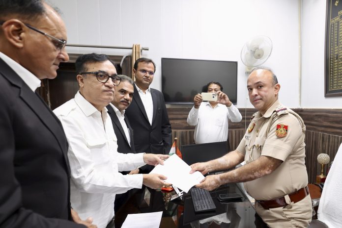 Congress files complaint against Ravneet Bittu