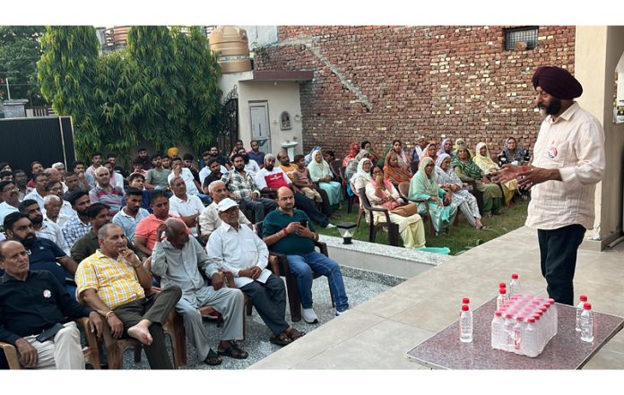 Apni Party candidate, Manjit Singh addressing a public meeting in Vijaypur on Saturday. Apni Party candidate, Manjit Singh addressing a public meeting in Vijaypur on Saturday.