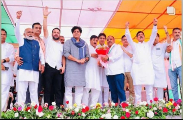 AICC gen secy Bharatsinh Solanki, Rajya Sabha MP Imran Partapgari along with others at a rally in Ramgarh on Friday. AICC gen secy Bharatsinh Solanki, Rajya Sabha MP Imran Partapgari along with others at a rally in Ramgarh on Friday.