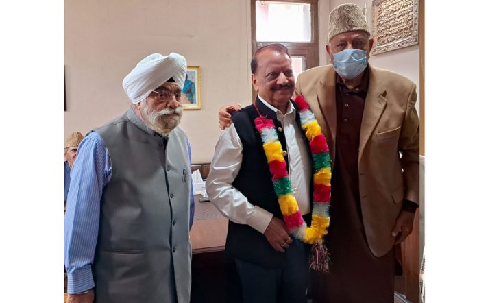Dr Farooq Abdullah welcoming the Ex-MLA Radhey Sham Sharma in to the party in Srinagar on Tuesday. Dr Farooq Abdullah welcoming the Ex-MLA Radhey Sham Sharma in to the party in Srinagar on Tuesday.