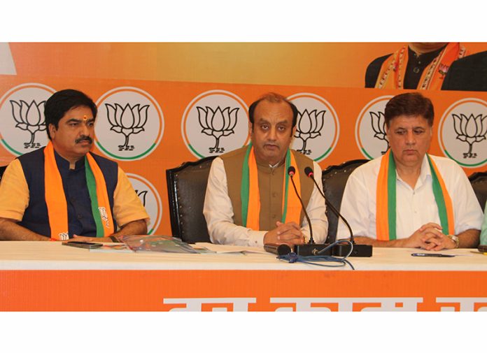 BJP national spokesperson and MP (RS), Sudhanshu Trivedi and party chief spokesperson, Sunil Sethi at a press conference in Jammu on Thursday. - Excelsior/Rakesh BJP national spokesperson and MP (RS), Sudhanshu Trivedi and party chief spokesperson, Sunil Sethi at a press conference in Jammu on Thursday. - Excelsior/Rakesh