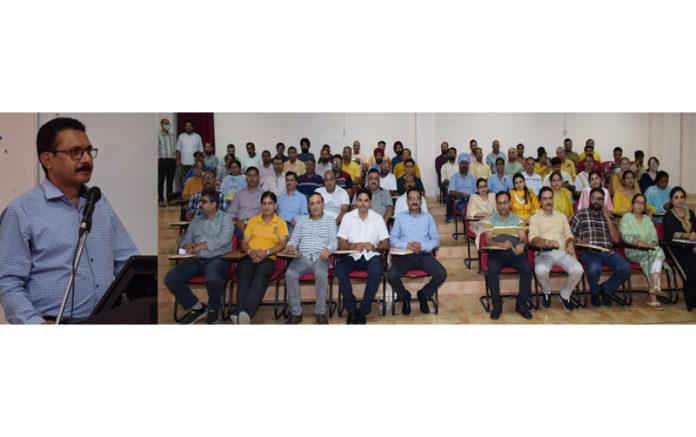 Resources person explaining techniques and key features for writing effective office notes during training programme at SMVDU. Resources person explaining techniques and key features for writing effective office notes during training programme at SMVDU.