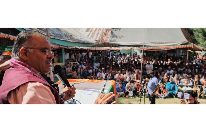 BJP incharge for J&K Affairs, Tarun Chugh, addressing a public rally at Kupwara. BJP incharge for J&K Affairs, Tarun Chugh, addressing a public rally at Kupwara.